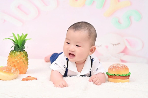 喀什宝宝手上小红点